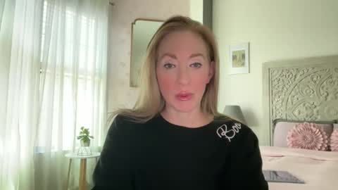 Sarah online show from May 24, 6:46 pm
