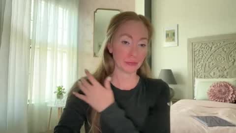 Snapshot of sarahgiroux86 chatting on June 13, 8:07 pm Sarah online show from June 13, 8:07 pm