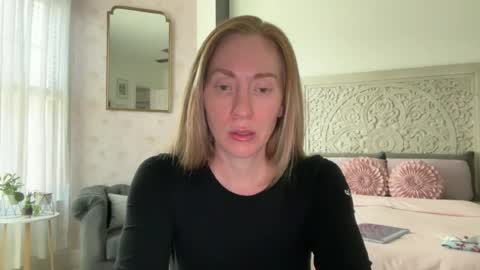 Snapshot of sarahgiroux86 chatting on June 30, 5:36 pm Sarah online show from June 30, 5:36 pm