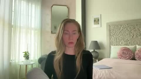 Snapshot of sarahgiroux86 chatting on July 10, 7:38 pm Sarah online show from July 10, 7:38 pm