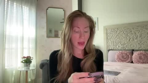 Snapshot of sarahgiroux86 chatting on August 1, 7:24 pm Sarah online show from August 1, 7:24 pm