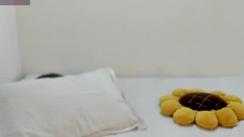 sarahgrant_ online show from November 3, 2:35 am