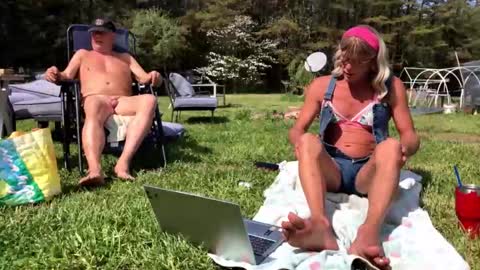 CdSissySarah online show from April 8, 7:47 pm