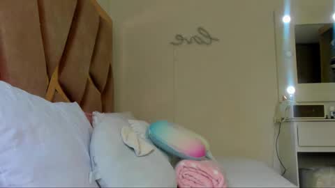 Snapshot of sarahhensoon chatting on November 19, 5:13 pm sarahhensoon online show from November 19, 5:13 pm