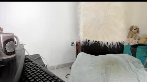 Sarah online show from December 3, 6:39 pm