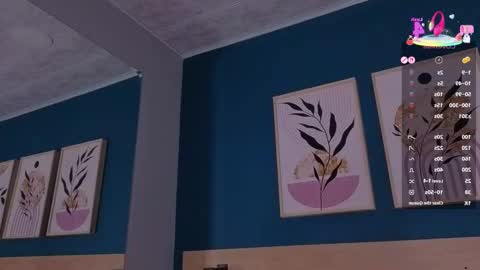 Snapshot of sarahmiler_ chatting on October 18, 11:44 am Sarah online show from October 18, 11:44 am