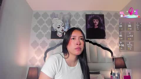 Snapshot of sarahmiler_ chatting on November 1, 7:49 pm Sarah online show from November 1, 7:49 pm