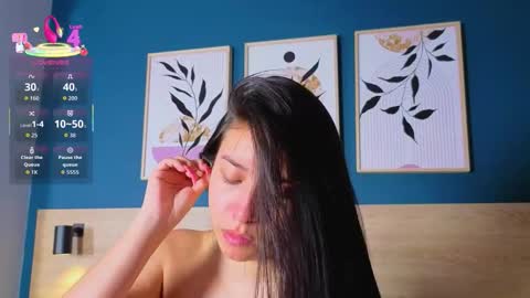 Snapshot of sarahmiler_ chatting on November 13, 7:57 pm Sarah online show from November 13, 7:57 pm