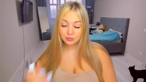 Snapshot of sarahmils chatting on March 25, 2:56 pm Sarah online show from March 25, 2:56 pm