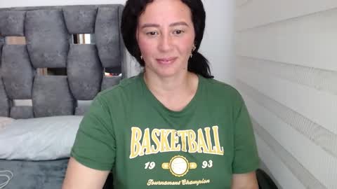 Lia online show from December 2, 10:45 pm