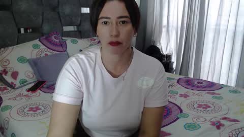 Snapshot of sarahott_1 chatting on February 13, 2:35 pm Lia online show from February 13, 2:35 pm