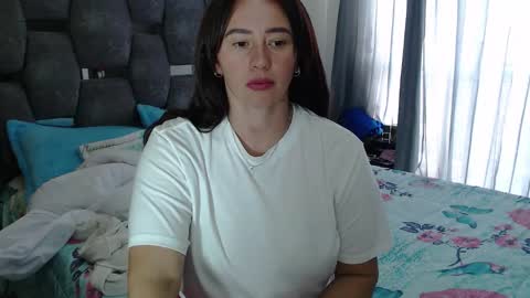 Snapshot of sarahott_1 chatting on February 26, 8:41 pm Lia online show from February 26, 8:41 pm