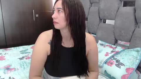 Snapshot of sarahott_1 chatting on June 25, 5:39 pm Lia online show from June 25, 5:39 pm
