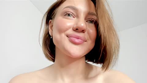 Snapshot of sarahphyllis chatting on December 25, 11:20 pm sarahphyllis online show from December 25, 11:20 pm