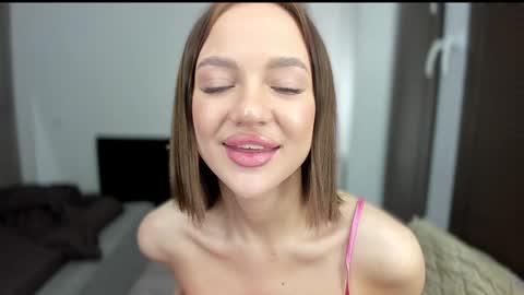 Snapshot of sarahphyllis chatting on January 20, 9:43 pm sarahphyllis online show from January 20, 9:43 pm