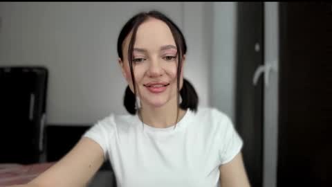 Snapshot of sarahphyllis chatting on February 25, 4:00 pm sarahphyllis online show from February 25, 4:00 pm