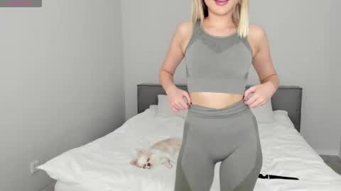 Snapshot of sarahphyllis chatting on November 14, 5:44 pm sarahphyllis online show from November 14, 5:44 pm