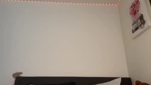 SarahxOliver online show from January 17, 4:11 pm