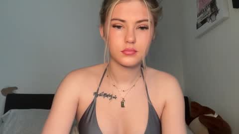 SarahxOliver online show from January 18, 4:22 pm