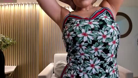 Sarah  independent model online show from April 5, 11:02 pm