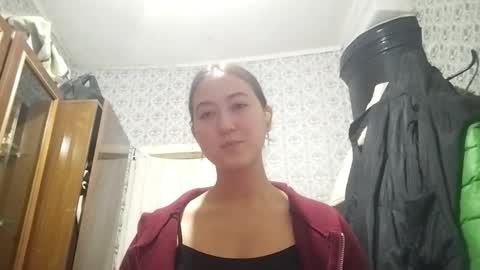 Sara online show from November 7, 2:28 pm