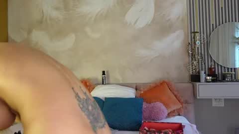 Snapshot of sarajennyfer chatting on May 5, 3:47 am Jenny online show from May 5, 3:47 am