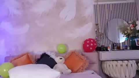 Snapshot of sarajennyfer chatting on June 26, 5:12 am Jenny online show from June 26, 5:12 am