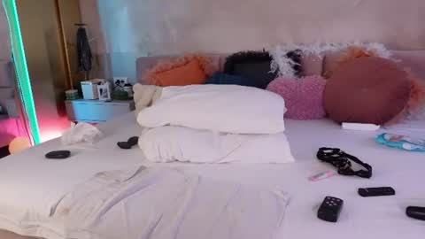 Snapshot of sarajennyfer chatting on July 7, 5:43 am Jenny online show from July 7, 5:43 am