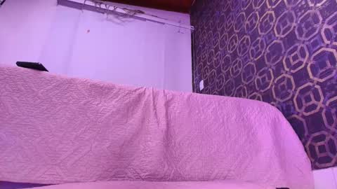 Sara  online show from October 18, 12:06 pm