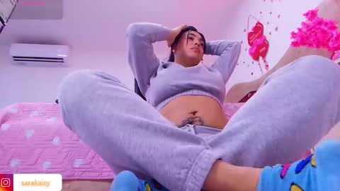 Sara  online show from February 6, 11:57 am