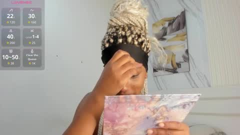 Snapshot of saralewwis chatting on February 24, 10:02 am Sara Lewis online show from February 24, 10:02 am