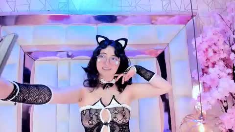 sara  online show from November 9, 6:33 am