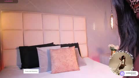 Snapshot of saramonroe1 chatting on December 4, 11:30 am Sara online show from December 4, 11:30 am