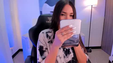 I am Sara  online show from January 16, 12:03 am