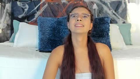 Sara online show from October 25, 9:31 pm