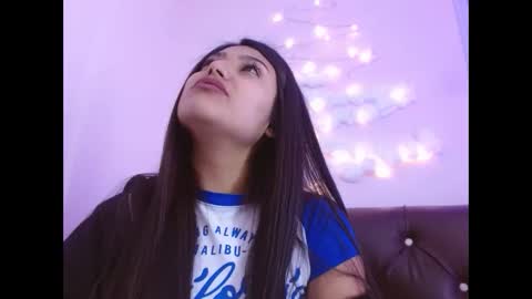 sarastonesx online show from December 5, 3:04 am