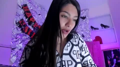 sarastonesx online show from November 2, 12:18 pm