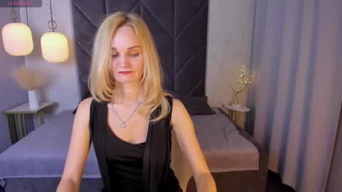 Sara online show from September 11, 1:33 pm