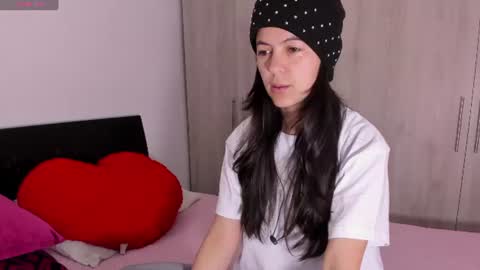 Sara   online show from June 23, 10:46 am