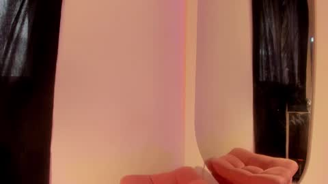 Snapshot of saratorresxx chatting on March 10, 5:39 pm Sara online show from March 10, 5:39 pm