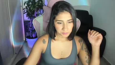 saratukkerr online show from November 28, 1:19 am