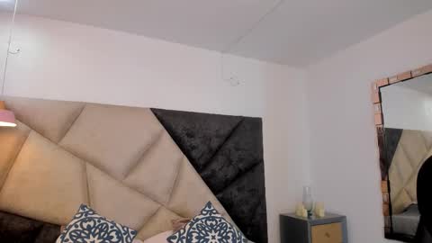      online show from October 25, 1:02 am