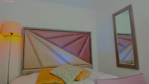 Snapshot of sarawagner_ chatting on May 18, 12:07 am online show from May 18, 12:07 am