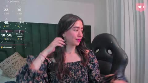 Snapshot of sarawagner_ chatting on May 22, 12:18 am online show from May 22, 12:18 am