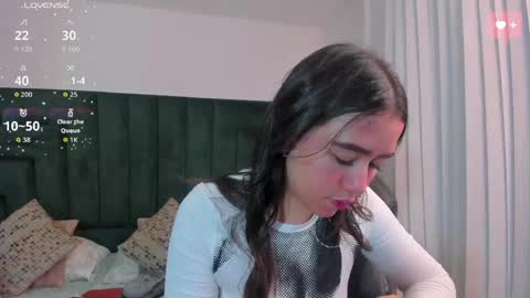 Snapshot of sarawagner_ chatting on May 23, 1:22 am online show from May 23, 1:22 am