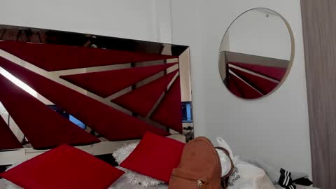 Snapshot of sarawagner_ chatting on May 30, 6:16 pm online show from May 30, 6:16 pm