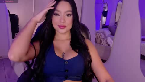 Sara Winstone online show from January 18, 11:47 am