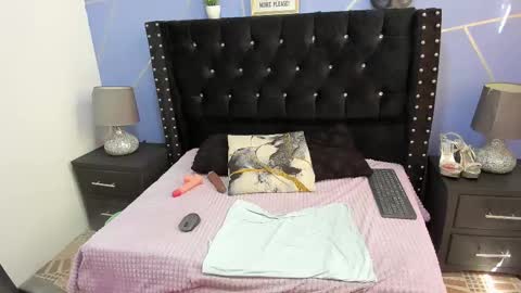Snapshot of saraymoorex_ chatting on January 9, 3:55 pm Saray online show from January 9, 3:55 pm