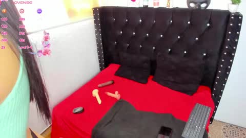 Snapshot of saraymoorex_ chatting on March 3, 2:48 pm Saray online show from March 3, 2:48 pm