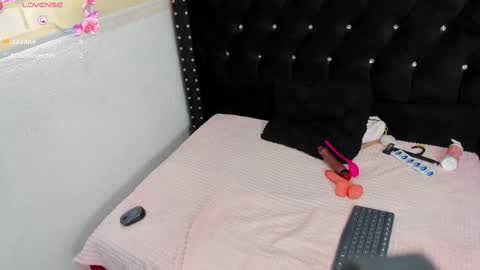 Snapshot of saraymoorex_ chatting on March 10, 10:02 pm Saray online show from March 10, 10:02 pm